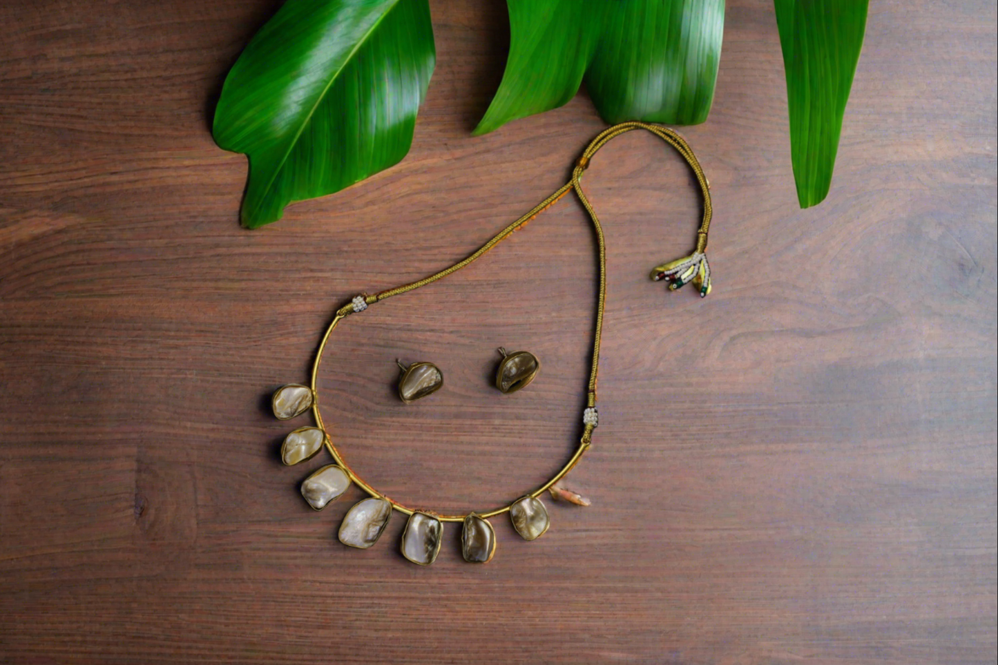 Mother of pearl necklace