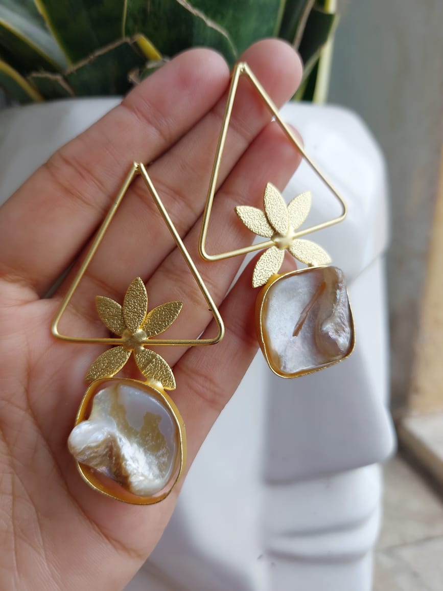 Brass mother of pearl EARRING