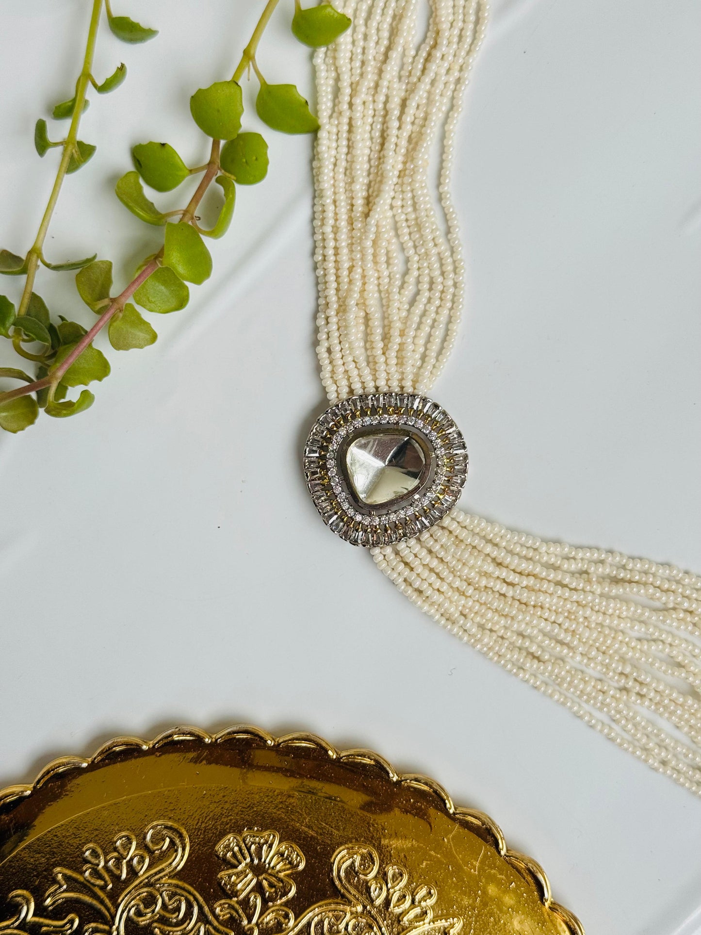 Necklace choker
