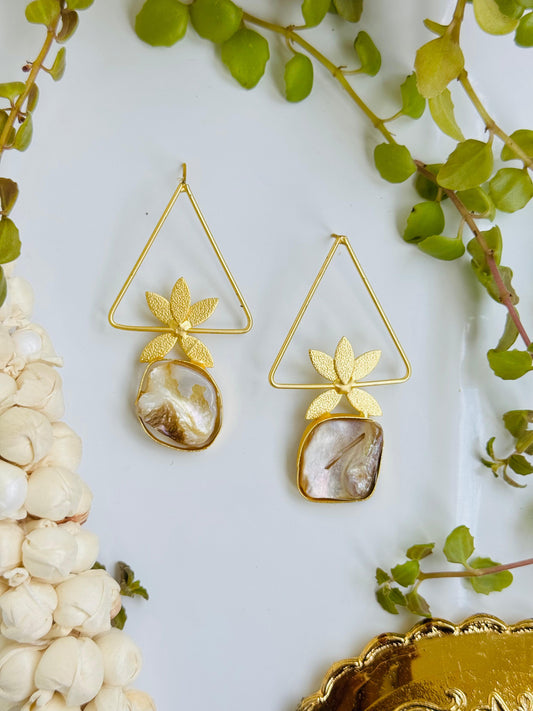 Brass  mother of pearl EARRING