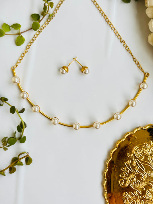 Mother of pearl necklace choker