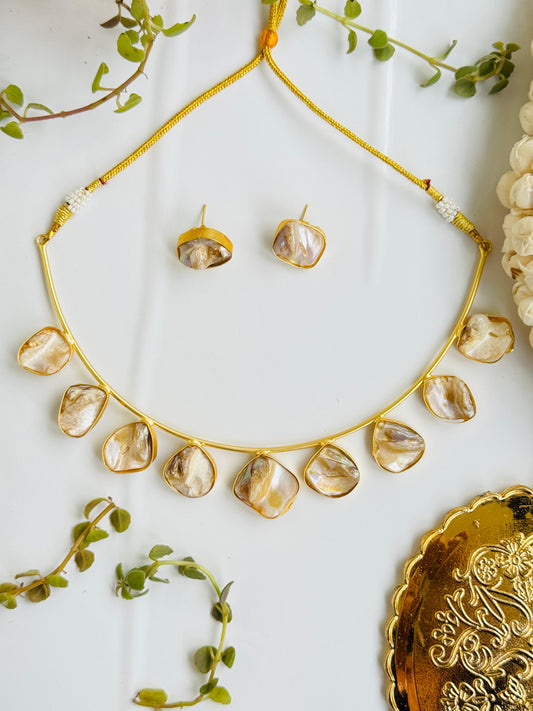 Mother of pearl necklace