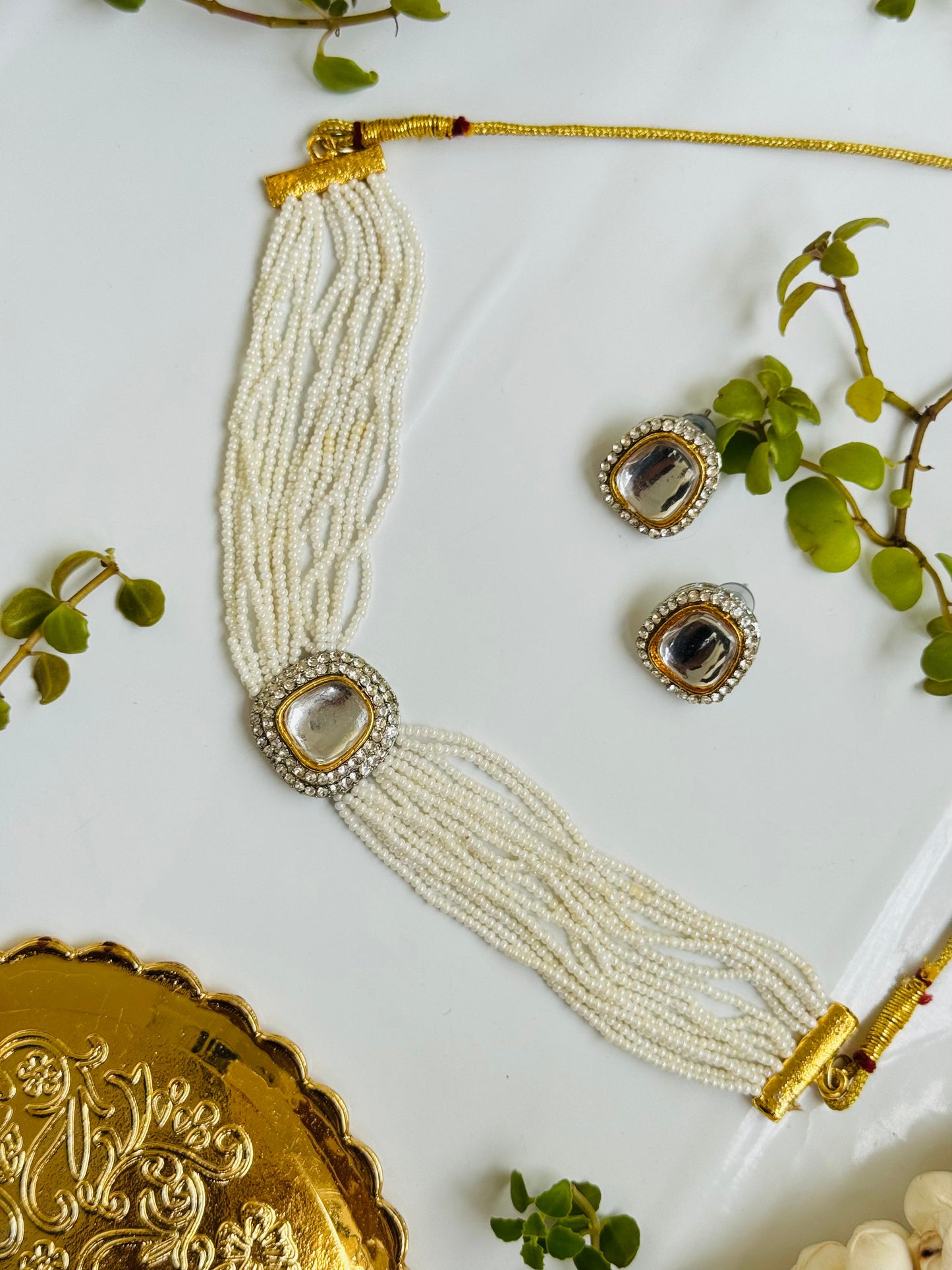 Necklace choker