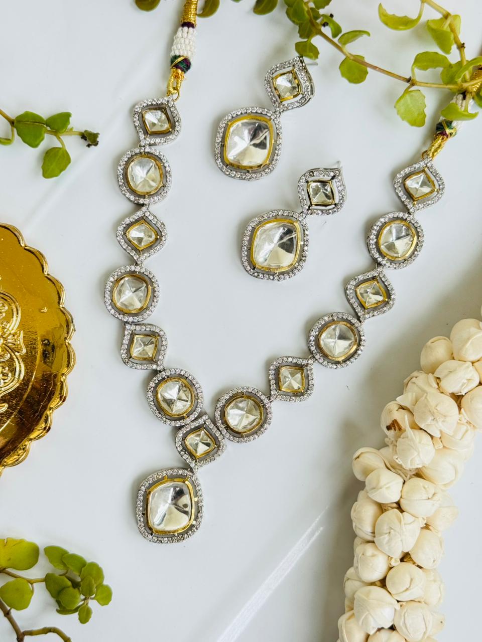 Necklace polki