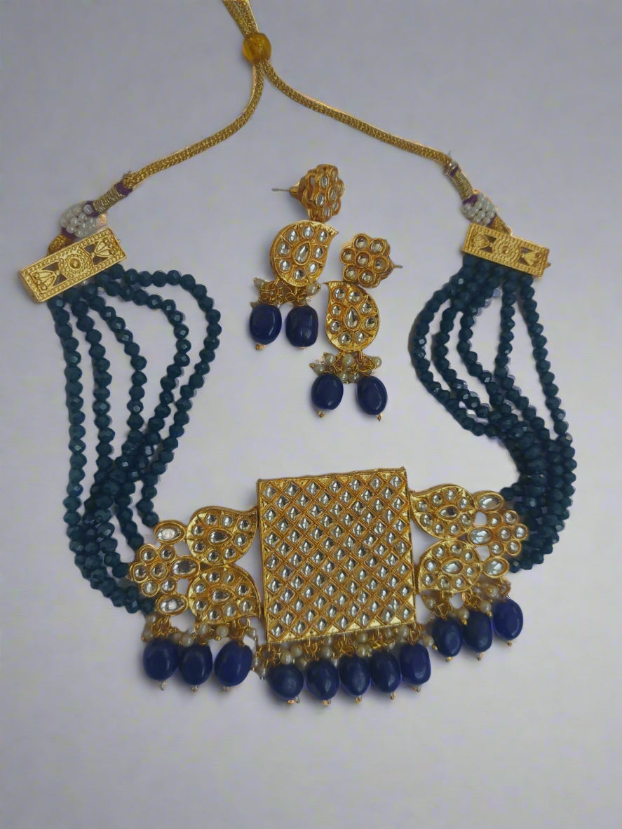 Necklace choker