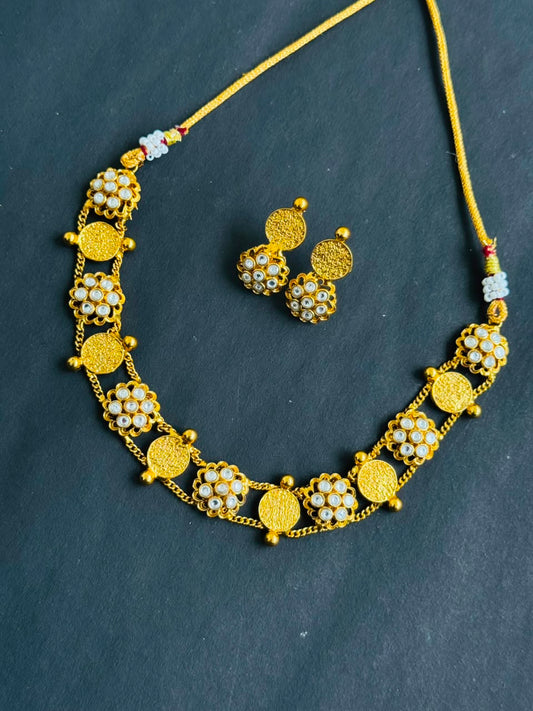 Pearl Bloom Gold Necklace Set