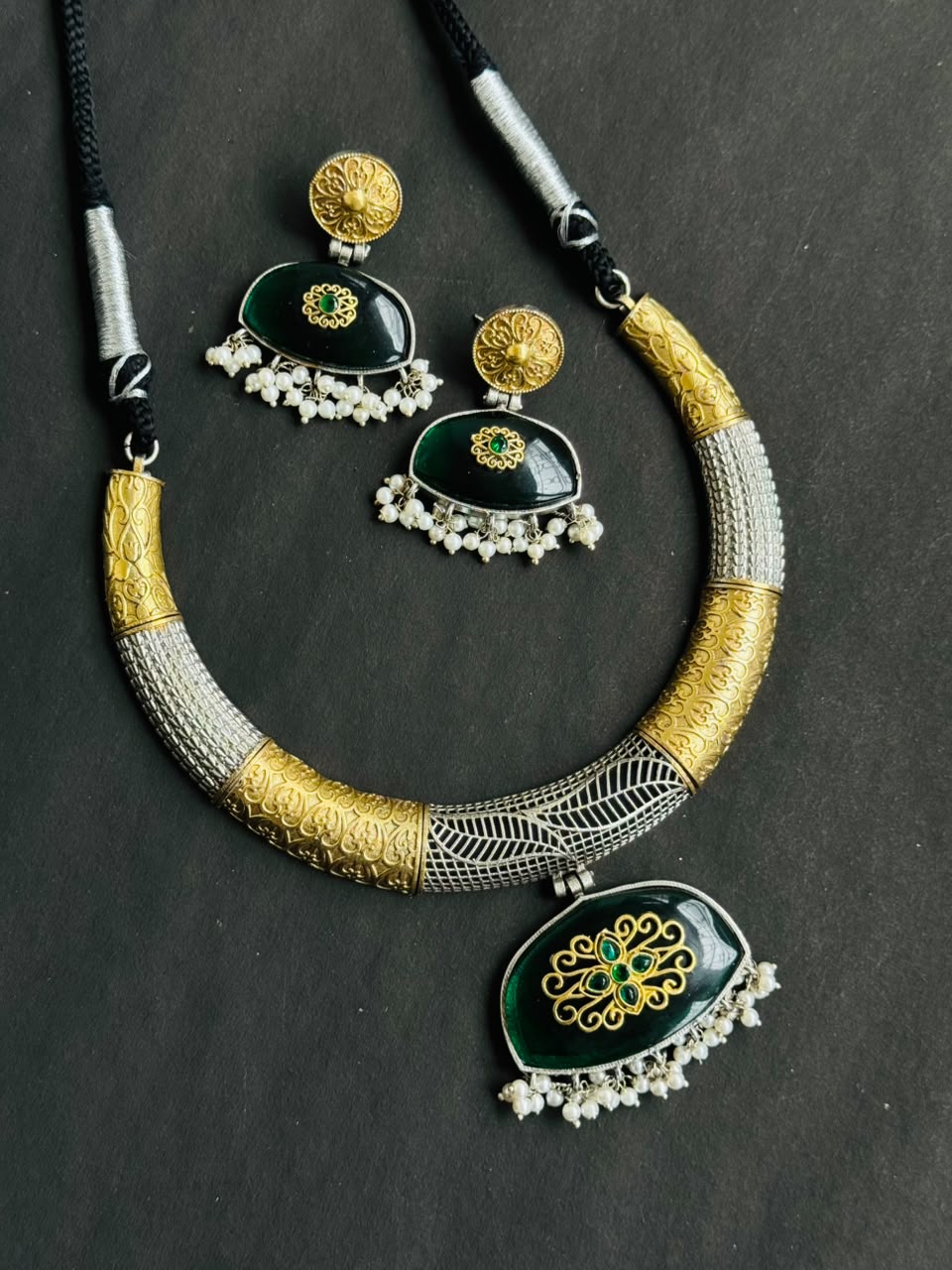 Emerald Heritage Dual-Tone Necklace Set