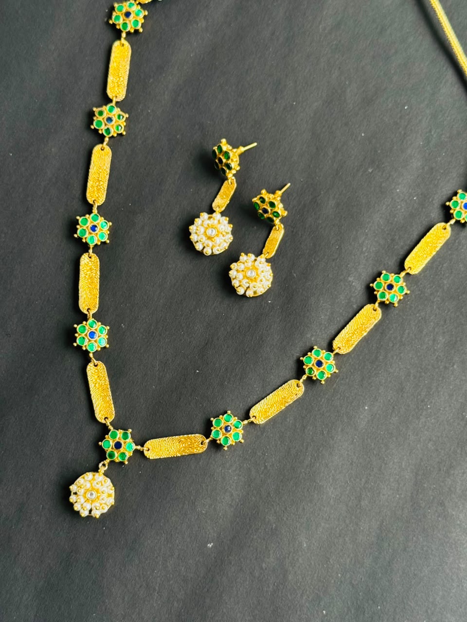 Emerald Pearl Floral Necklace Set