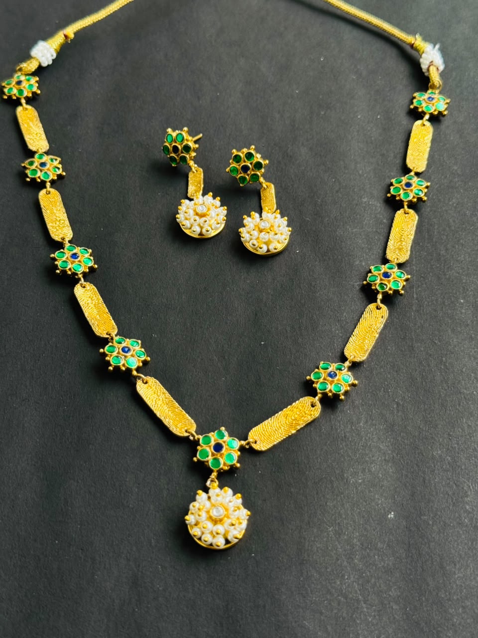 Emerald Pearl Floral Necklace Set