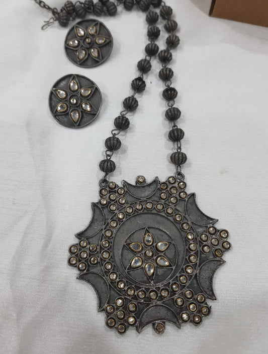 Choker Necklace