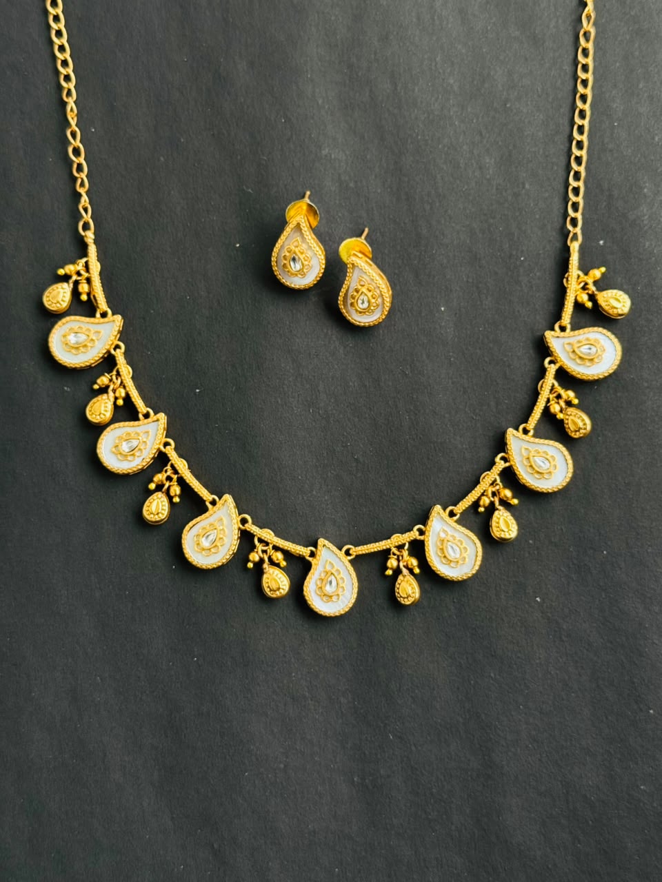 Royal Teardrop Kundan Necklace Set