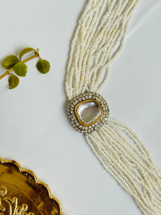 Necklace choker