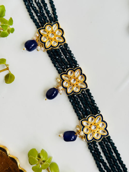 Necklace choker