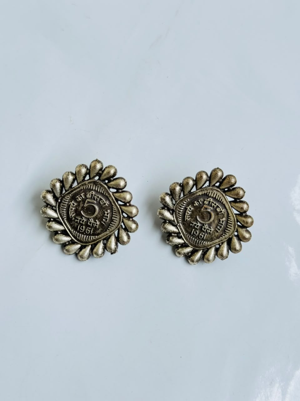 EARRING