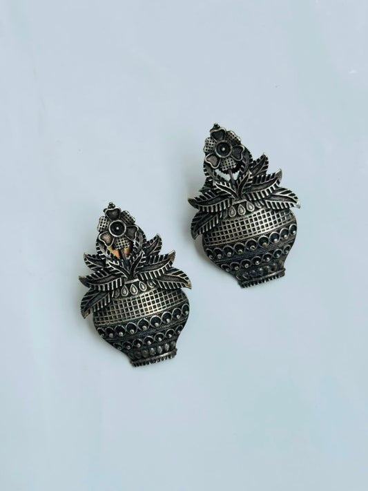Pot Earring