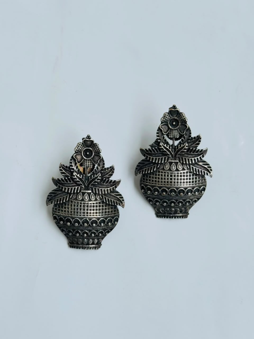 Pot Earring