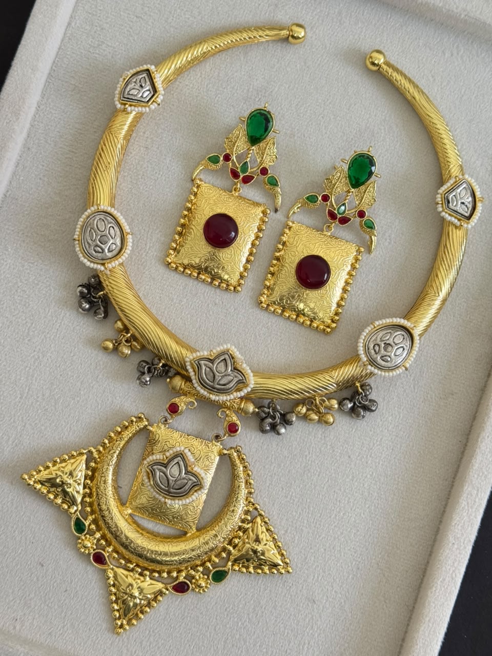 Rajwada Emerald Temple Statement Necklace hasli Set