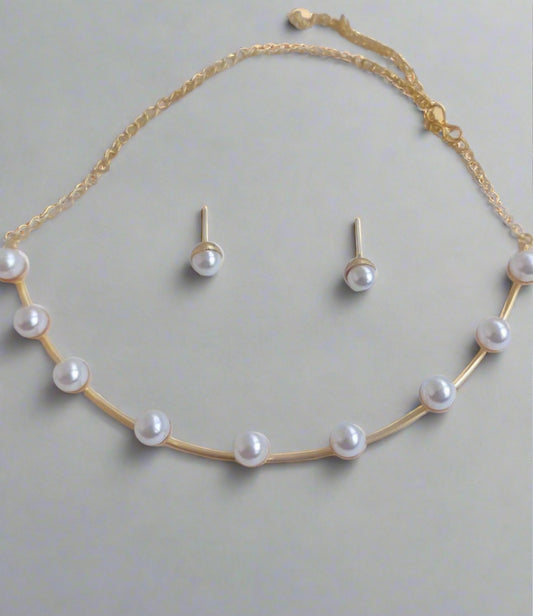 Mother of pearl necklace choker