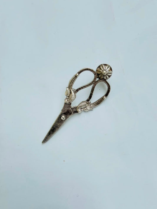 Scissor earring